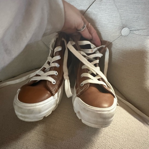 MUDD Brown High-Top Sneakers with White Laces - Picture 5 of 12